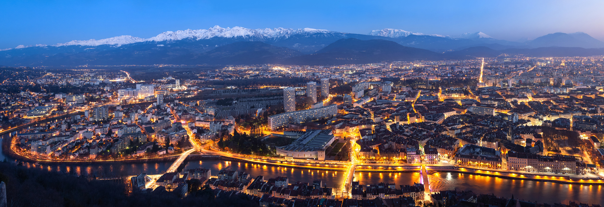 images grenoble au crépuscule